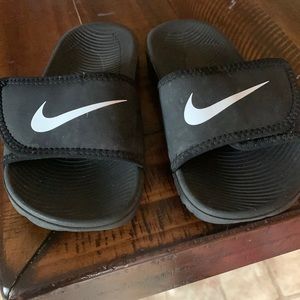 Nike toddler size 11 slides